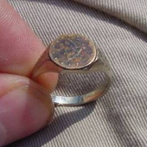 OLD GOLD COIN RING - SALTWATER (CT)