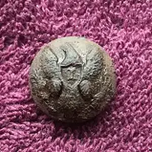 Officer's infantry button (c. mid to late 1800s).