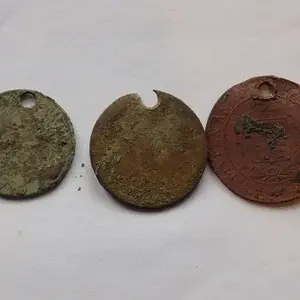 saturday 24/09/16

condition = 2 are toast one is good
3 coins part of a charm braclet