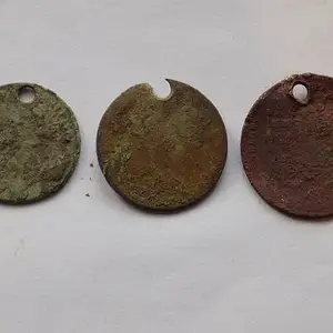 saturday 24/09/16

condition = 2 are toast one is good
3 coins part of a charm braclet