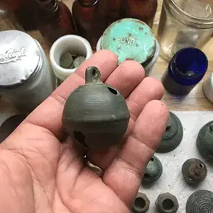 crotal bell top