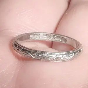 CAPE - ANTIQUE PLATINUM BAND