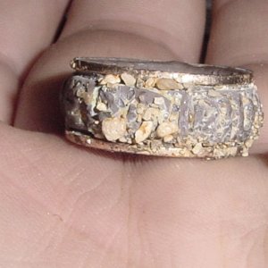 FLA. SILVER - MIDDLE RING HAS GOLD RIMS