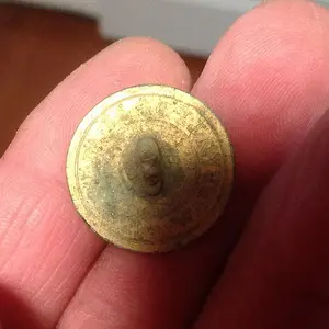 button gold gilt
