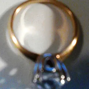 GOLD RING