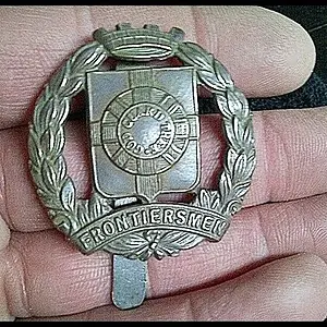 1910 'Frontiersmen' Hat Badge