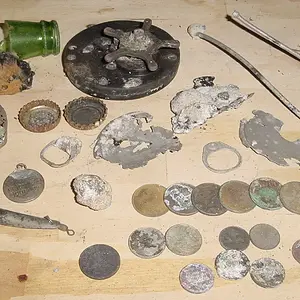 MARTHAS VINEYARD BEACH HUNT OFF SEASON - PLACE WAS PICKED OVER