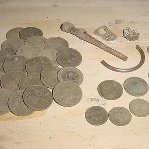 STOPPED AT A SMALL PARK AND DID A QUICK CHERRY PICK WITH MY XLT - MAINLY JUST WENT FOR THE QUARTER TARGETS AS YOU CAN SEE I ONLY HAD AN HOUR TO HUNT