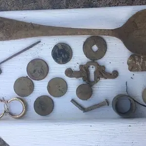 End of 2 1/2 hour hunt on 21st... w/ other half of found earring. Qianlong Cash Coin, coin spill of buff, 3 early wheats and IHP. Great day!