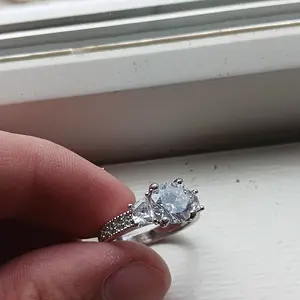 10k White gold moissanite ring