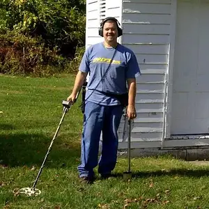 Hoosier at work - Detecting at an 1800's property in Indiana