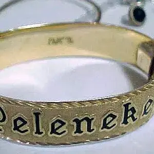 39.9 Grams 14K - Big 14K Hawaiian bangle braclet, weighs 39.9 grams