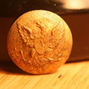 Eagle Artillery Button - AW Robinson Backmark
1830 Indian Wars.
Thanks to Mr Ridgeway for ID.