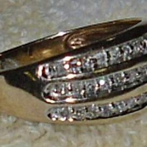 10K Diamond Anniversary Ring -  Found in tot lot Whitby, ON