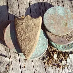 Saddle shield
