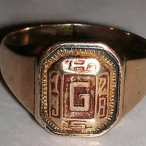 1928 High School Ring - This 10k ring is from Gonzaga H.S. class of 1928.