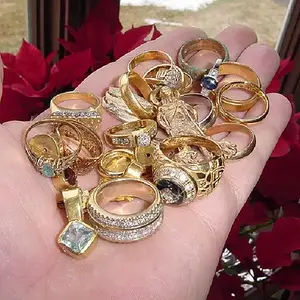 26 pieces of gold jewelry found on a 4 day trip to Florida - best trip ever for me so far!
(CZ21)