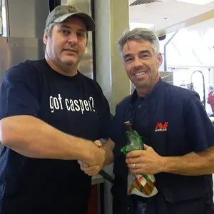 CHICAGO RON - NICE GUY 
HOPE TO HUNT WITH HIM IN THE FUTURE - HE HAS BEN ON TV AND IM SURE WE WILL SEE HIM AGAIN SOON