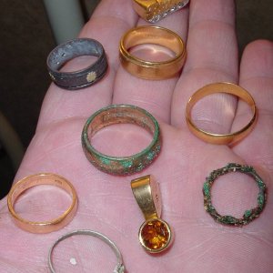 NICE 5 GOLD RING DAY FROM ONE DAY HUNTING FLORIDA WATERS - GREENISH ONE IS 9K - CLEANED UP NICE