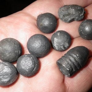 MINIE BALL & MUSKETBALLS - FOUND IN WATER OF OFF BEACH THAT IS NEAR A REV WAR/1812/CW FORT