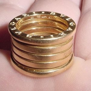 A COOL BVGARI RING -750 (18K)
FOUND IN WATERS OF BARBADOS - OFF BEACH WHERE TIGER WOODS WAS MARRIED