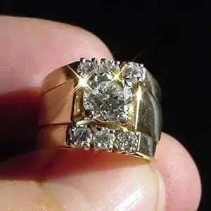 NICE DIAMOND RING FROM TRIP TO ARUBA
(CZ20)