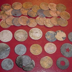 OLD COINS & A FEW TOKENS FROM A DEFUNCT BEACH (NO LONGER USED) SINCE 1938
EARLY WHEATS UP TOP - 3 INDIAN HEADS BELOW
BARBER QUARTER - 2 BARBER DIMES