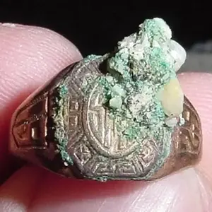 1929 CLASS RING 
CT. SALTWATER BEACH 
(PI PRO)