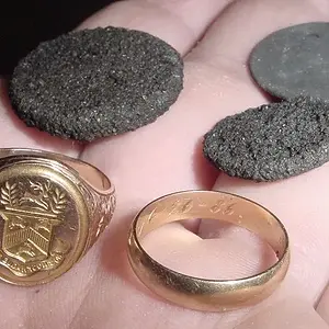 KEEPERS FROM 10/8/12 - 2 GOLD RINGS - 2 SILVER QUARTERS AND A SILVER DIME