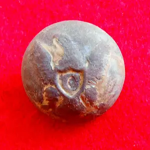 In Oct. 2012, I dug this coat size U.S. Cavalry Officer's button with intact shank and Scovill backmark at a CW camp where the 2nd Michigan Cavalry wa