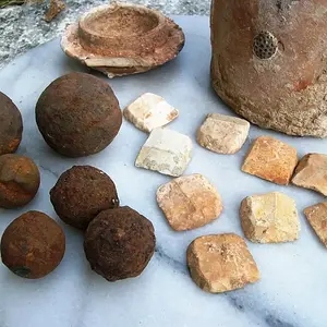 shipwreck jar with top and flint 3a RESIZED