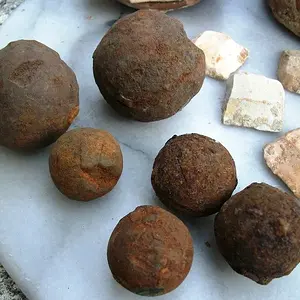 shipwreck jar with top and flint 3c RESIZED