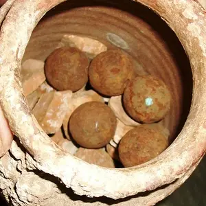 shipwreck jar with top and flint 3e RESIZED 1