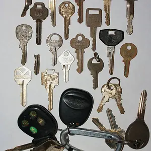 IMG 2231 All the dang keys I found in 2012.  House, car, garage, lock and deposit keys.  Wow, just think of how much turmoil all of these might have c