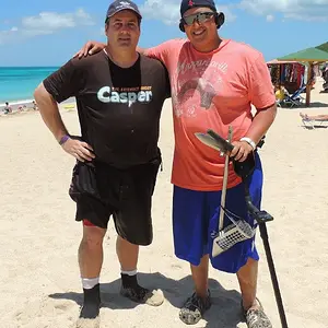 THIS IS GABINO FROM TEXAS & VA.- MET HIM IN ANTIGUA - HE WAS HITTING THE DRY SAND - HE DID NOT HAVE A SCOOP - I LET HIM BORROW MY SPARE