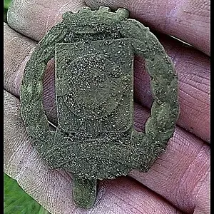 1910 'Frontiersmen' Hat Badge