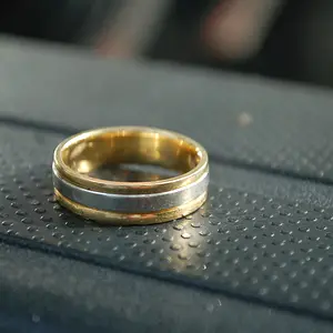 18 K Platinum & Yellow Gold Ring Return (1)