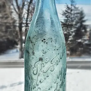 Blown Bottle
The Hubert Fischer Brewery
Hartford, CT