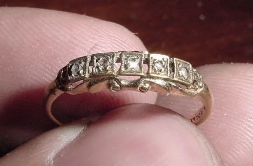 14K ANTIQUE GOLD RING
SALTWATER BEACH FIND 
JUNE 2012
(CZ21)