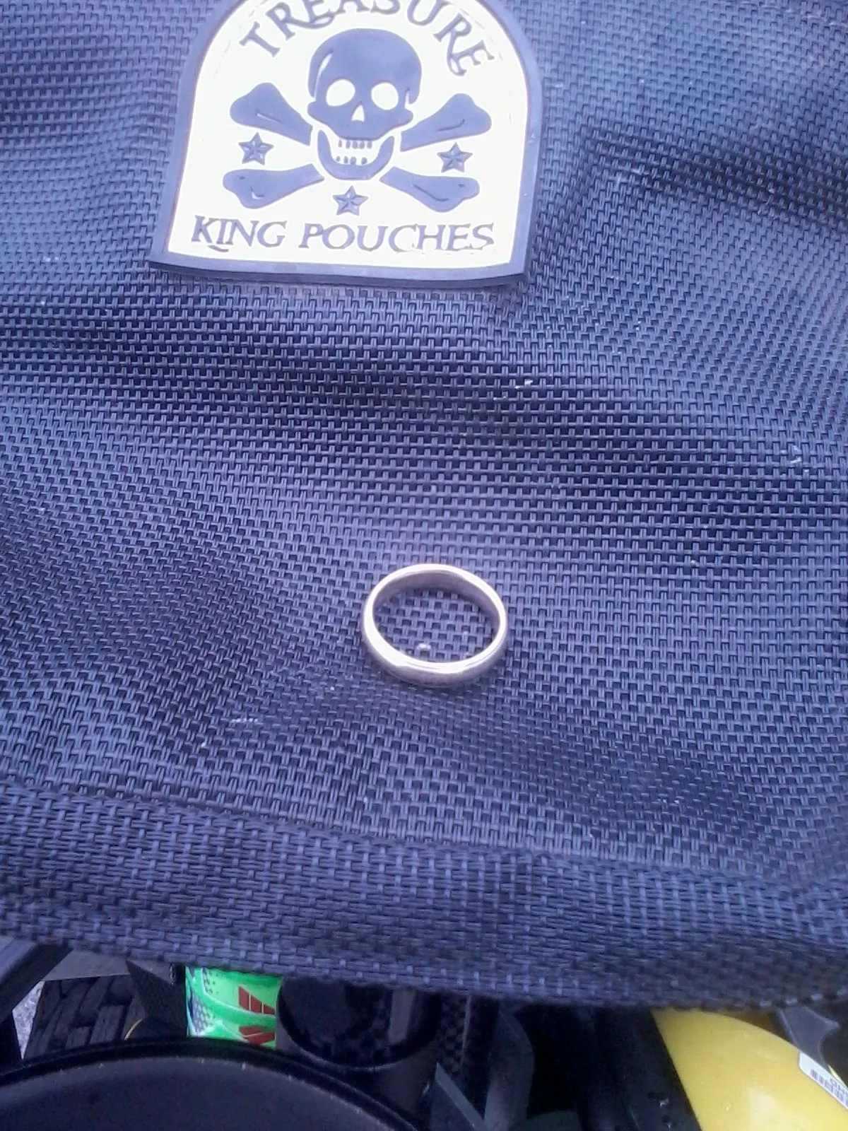 14k gold ring beach water hunt...