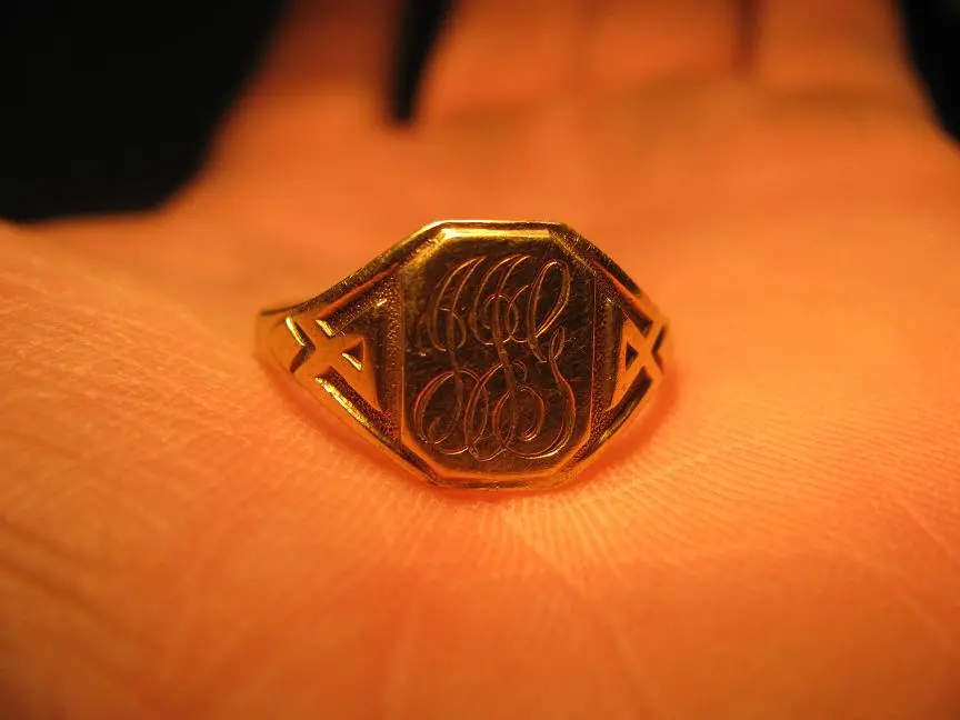 14k gold Signet ring beach water hunt...