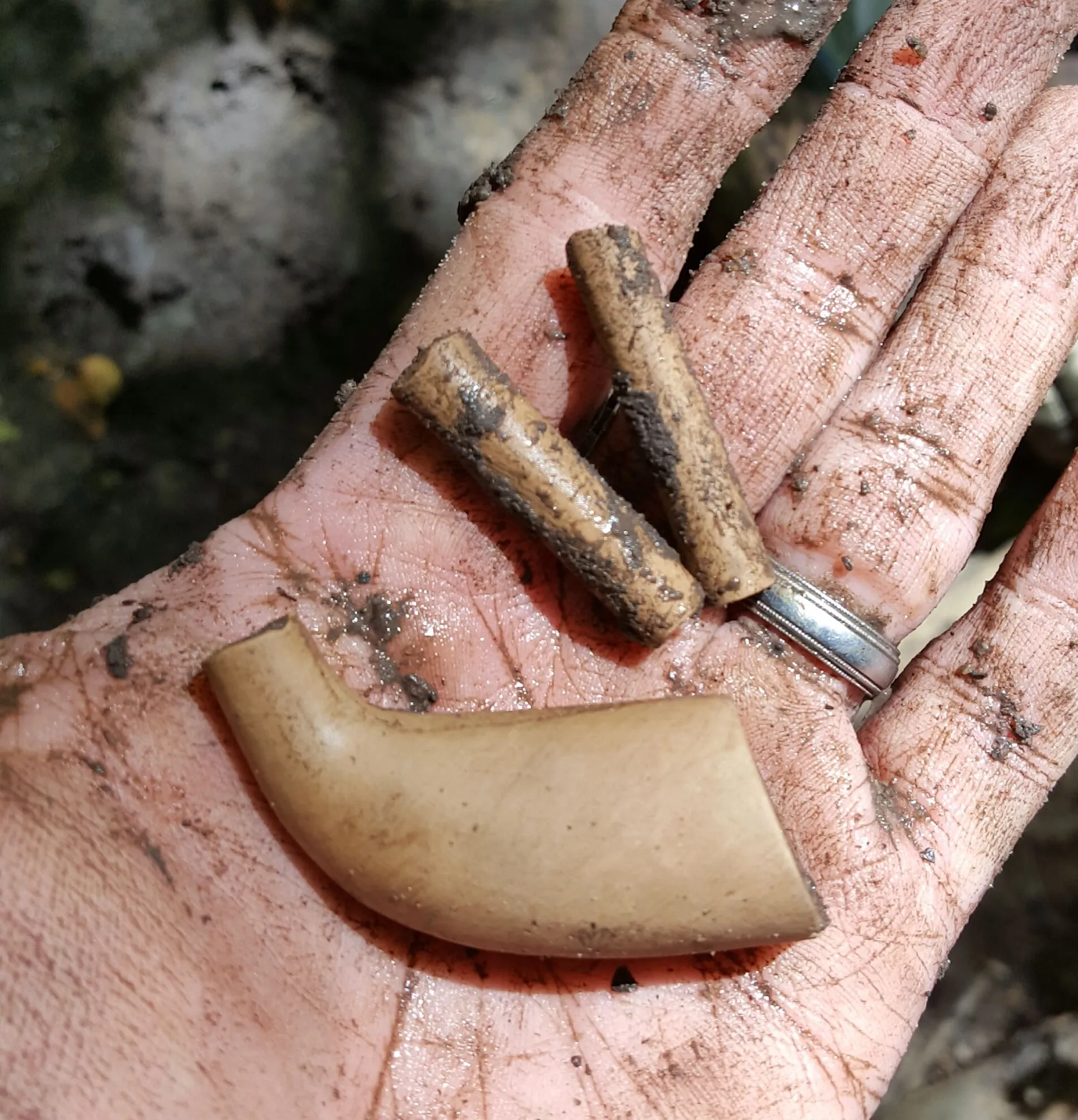 18th century kaolin pipe with partial stem