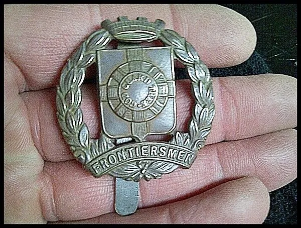 1910 'Frontiersmen' Hat Badge