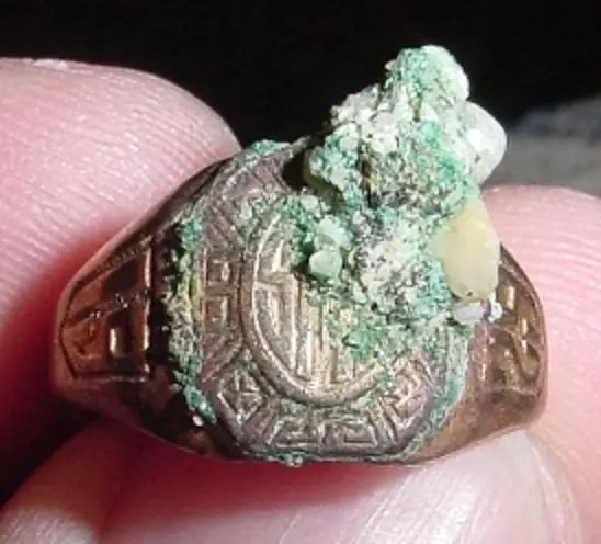 1929 CLASS RING 
CT. SALTWATER BEACH 
(PI PRO)