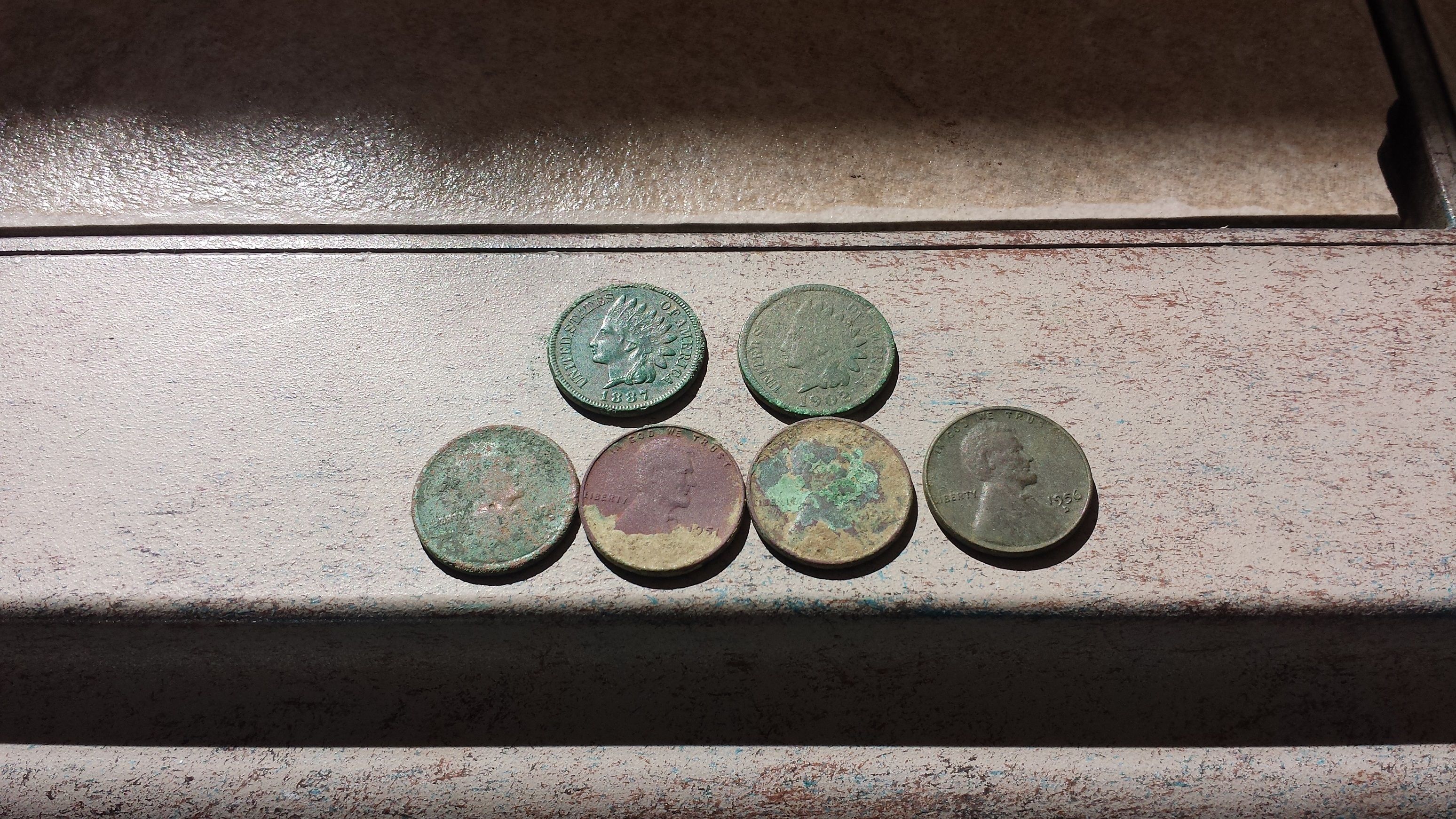 20150822 162333  Notable coins 2 IHPs 1887 & 1902 also 1911-D Jim's house),  1956-D wheat from Scott's house and 2 1951 wheats from the middle school.