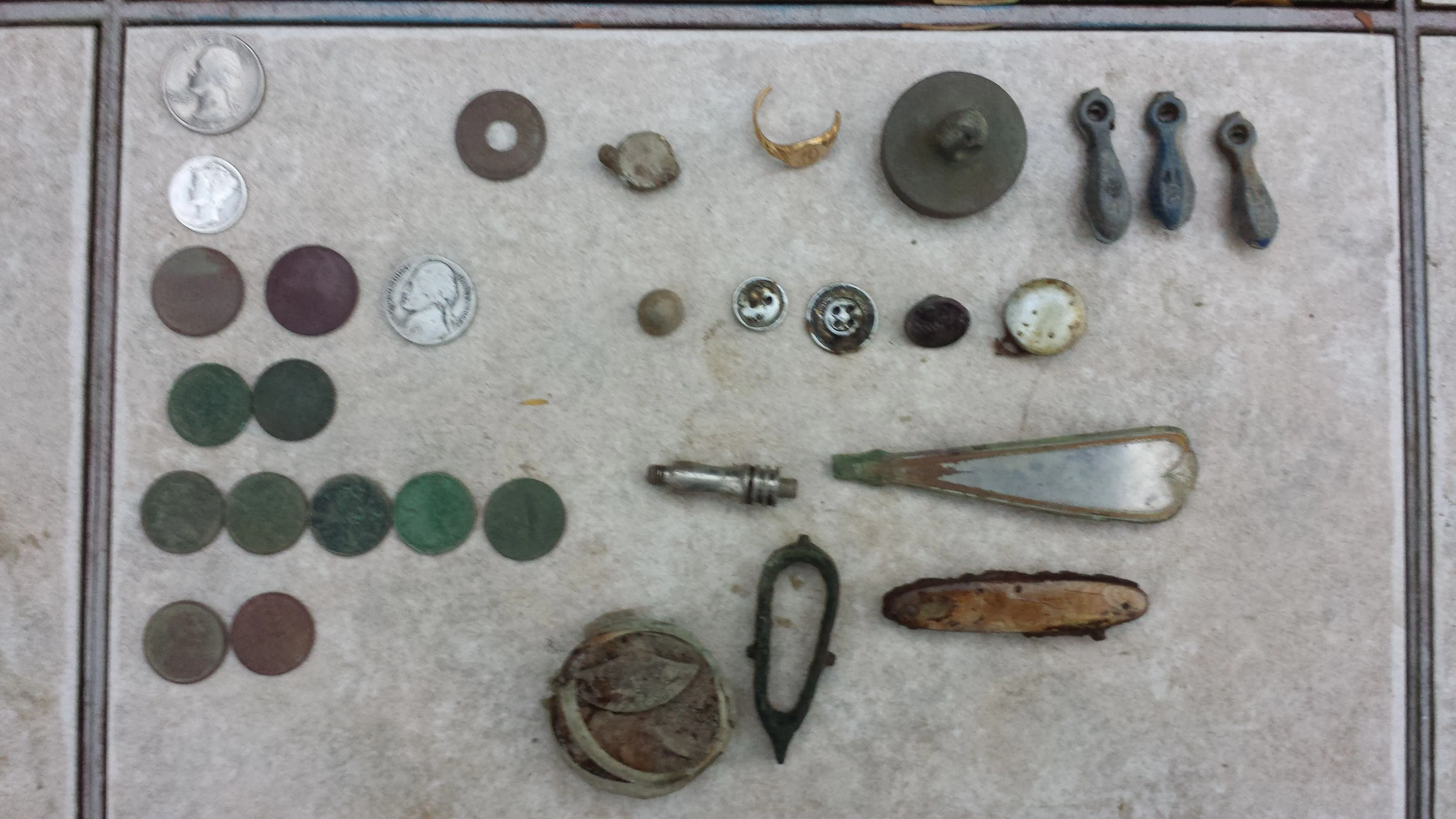 20151106 171704  Jim's house 1939D Merc,1942P Nickle, 1904 V Nickle, 1929 Buffalo, 1888 & 1900 IHPs, Gold Ring, Token, 5 wheats 1916, 40x2.41. & 55.  