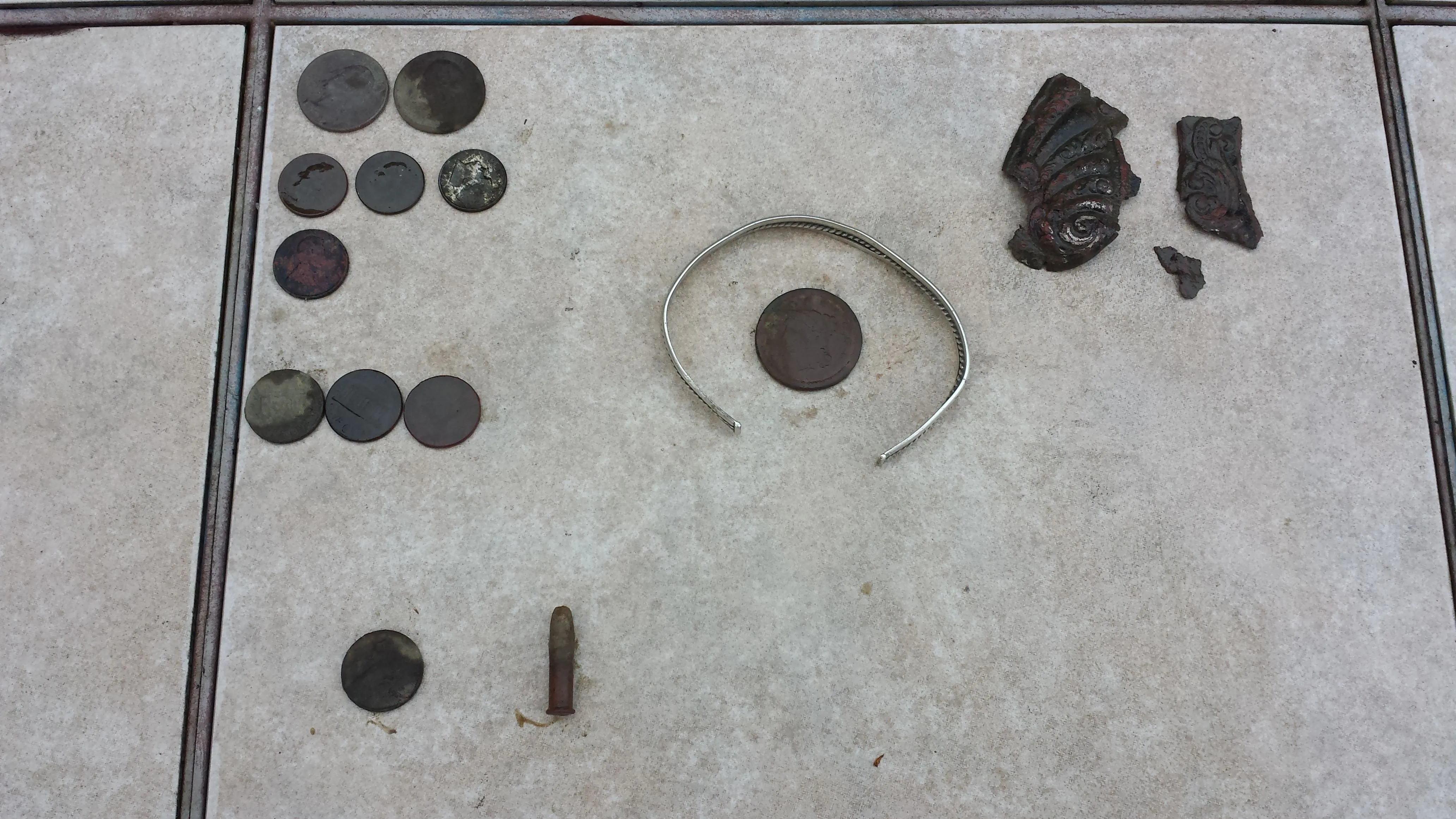 20151205 155614  Barb's house on Main St.  1851 LC, 1941 wheat, and silver bracelet.  Old VFW  2 hrs  $0.86