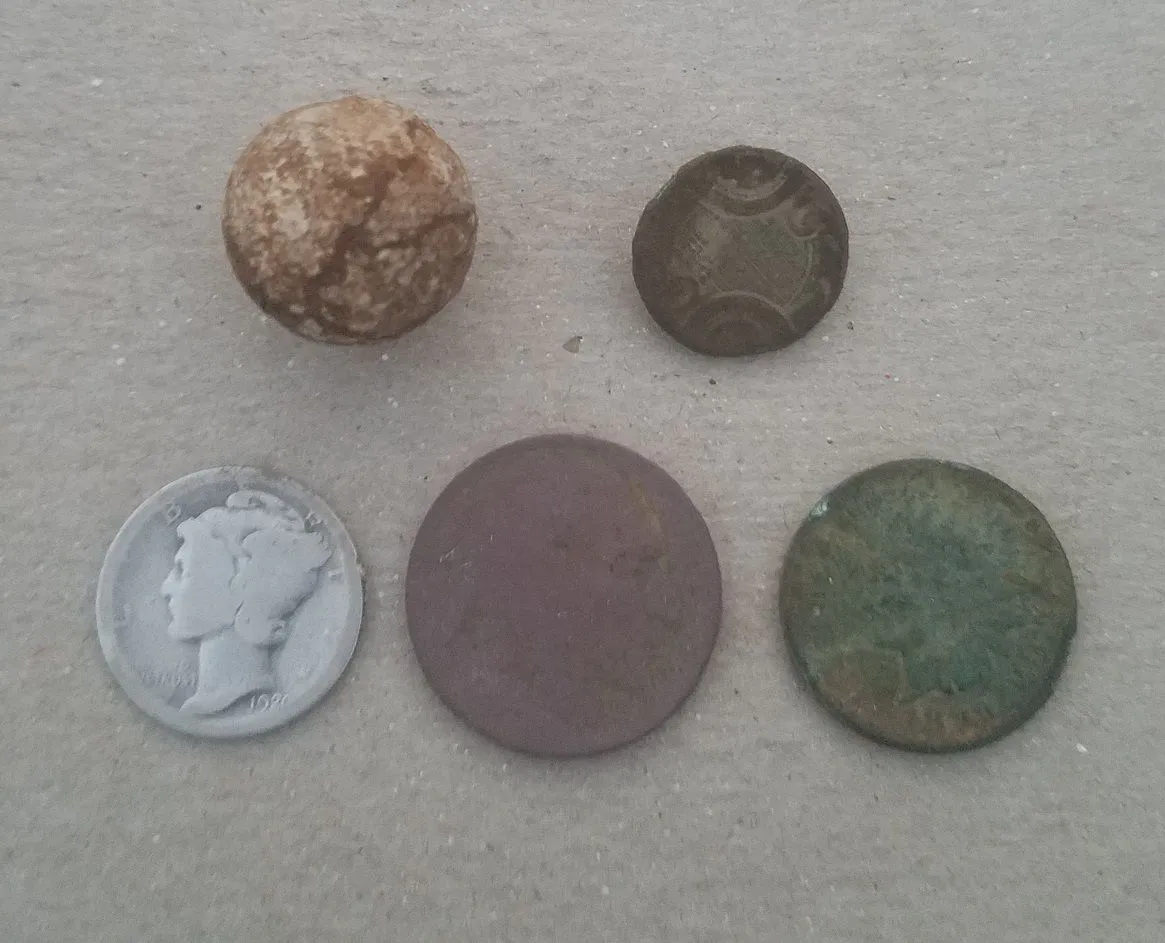 20160428 1920 Merc, 1934 Buffalo, 1899 IHP, a button and a round ball found in Madison with E-TRAC.