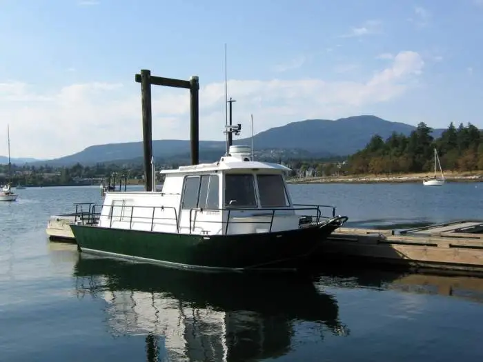 30' Alwest - My home away from home.
An aluminum boat built in the early 70's by Alloy Manf. in Montreal.
Powered by single Volvo 7.4 Litre (GM 454) a