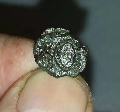 30th (Cambridgeshire) Regiment of Foot Revolutionary War uniform button (pewter)